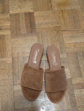 Life Stride Tan Suede Slide Mules